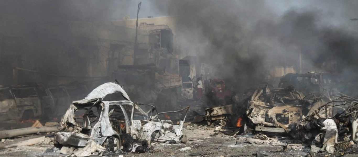 Σομαλία: Τουλάχιστον 8 νεκροί και 14 τραυματίες από έκρηξη σε στρατιωτική βάση (βίντεο)